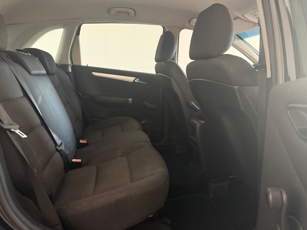 MERCEDES-BENZ B 150 Sport - 13