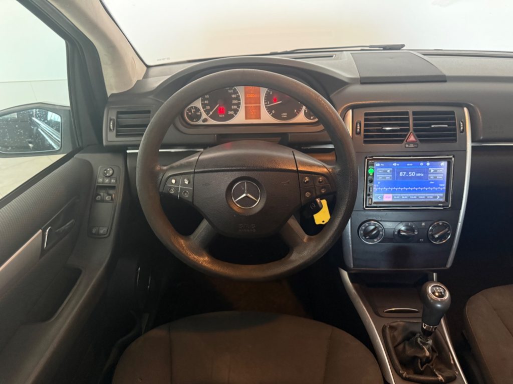 MERCEDES-BENZ B 150 Sport - 8