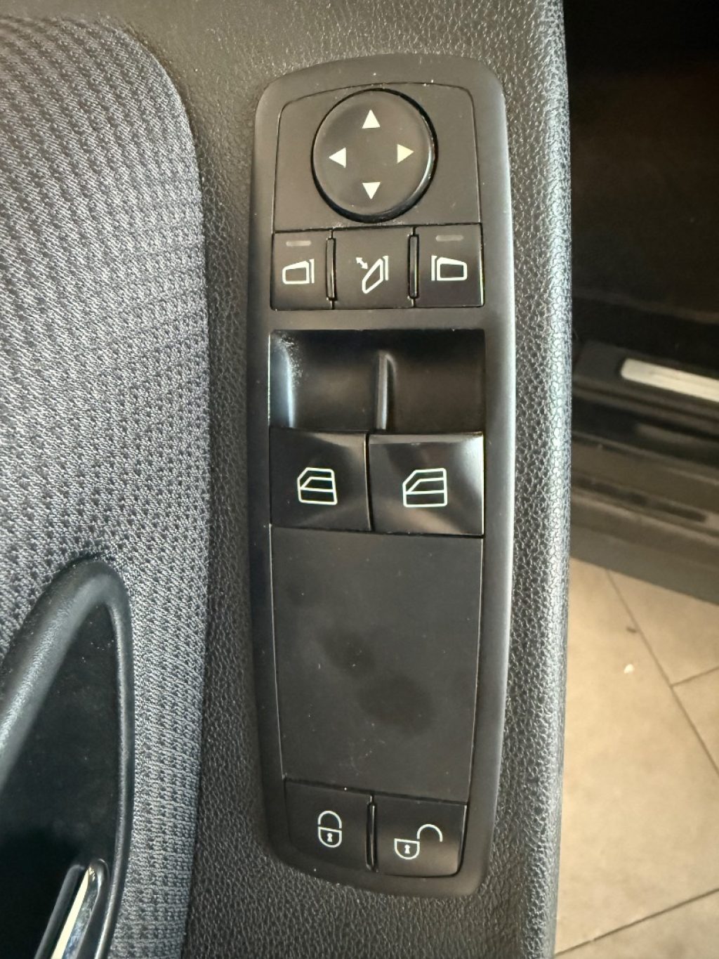MERCEDES-BENZ B 150 Sport - 10