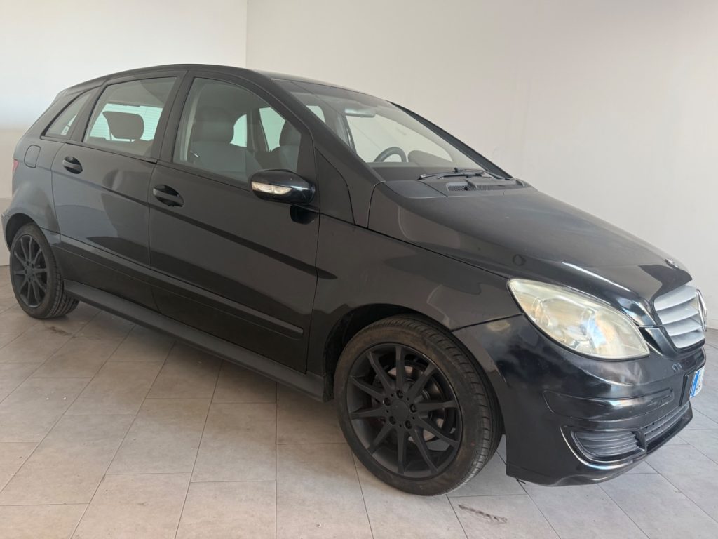 MERCEDES-BENZ B 150 Sport - 2