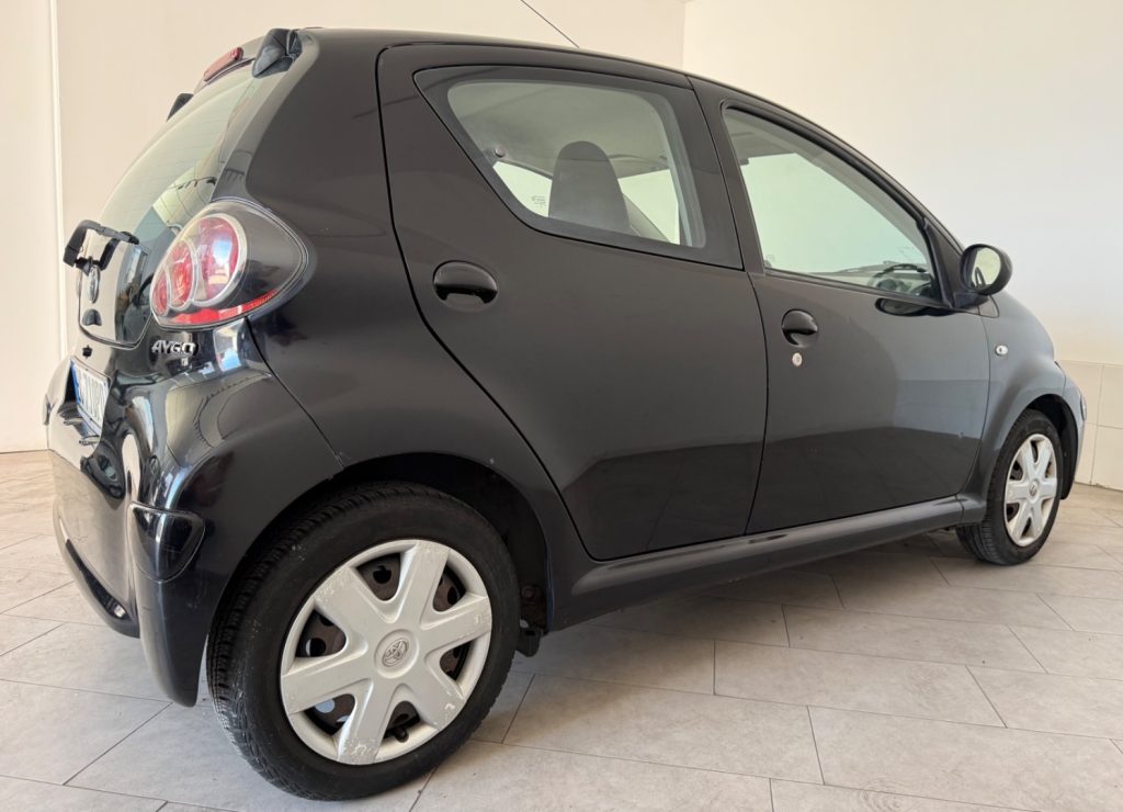 TOYOTA Aygo 1.0 12V VVT-i .5 porte - 5