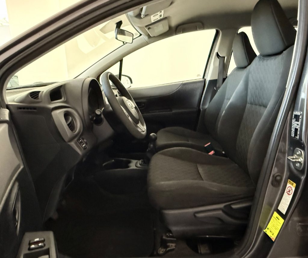 TOYOTA Yaris 1.0 5P Lounge - 17