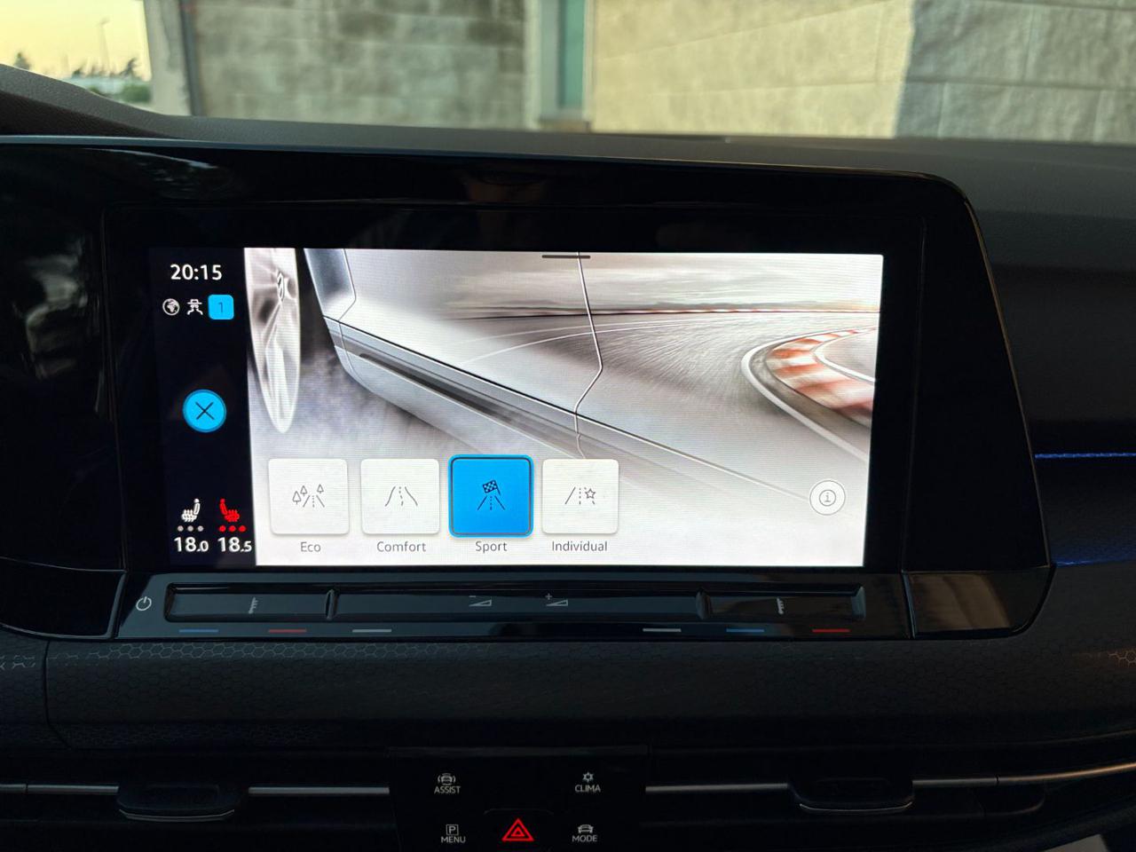 VOLKSWAGEN Golf GTI 2.0 TSI DSG TETTO-LED-CERCHI 18. - 35