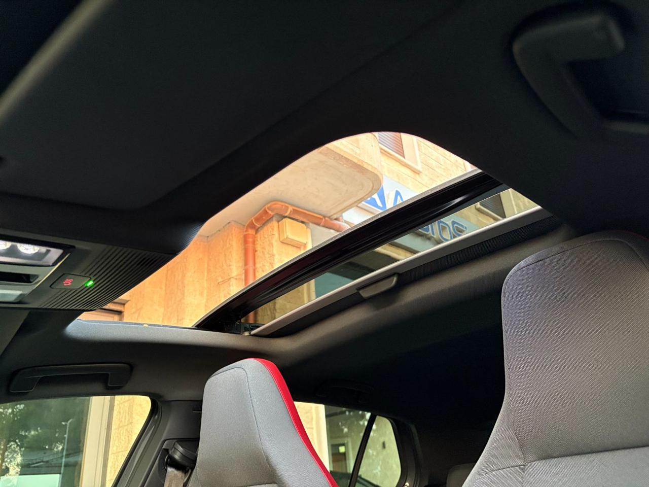 VOLKSWAGEN Golf GTI 2.0 TSI DSG TETTO-LED-CERCHI 18. - 9