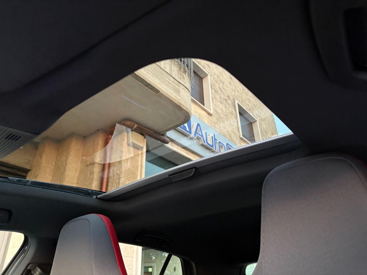VOLKSWAGEN Golf GTI 2.0 TSI DSG TETTO-LED-CERCHI 18. - 48