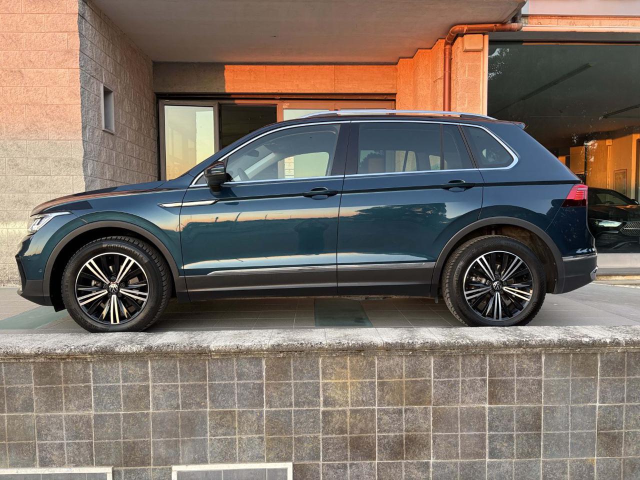 VOLKSWAGEN Tiguan 2.0 TDI 150 CV SCR DSG Elegance VIRTUAL - 8