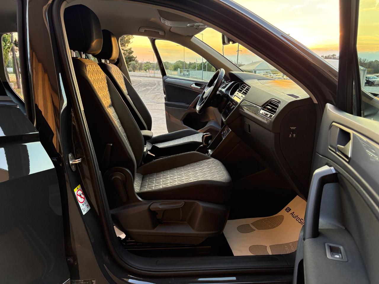VOLKSWAGEN Tiguan 2.0 TDI 150 CV SCR DSG Life - 9