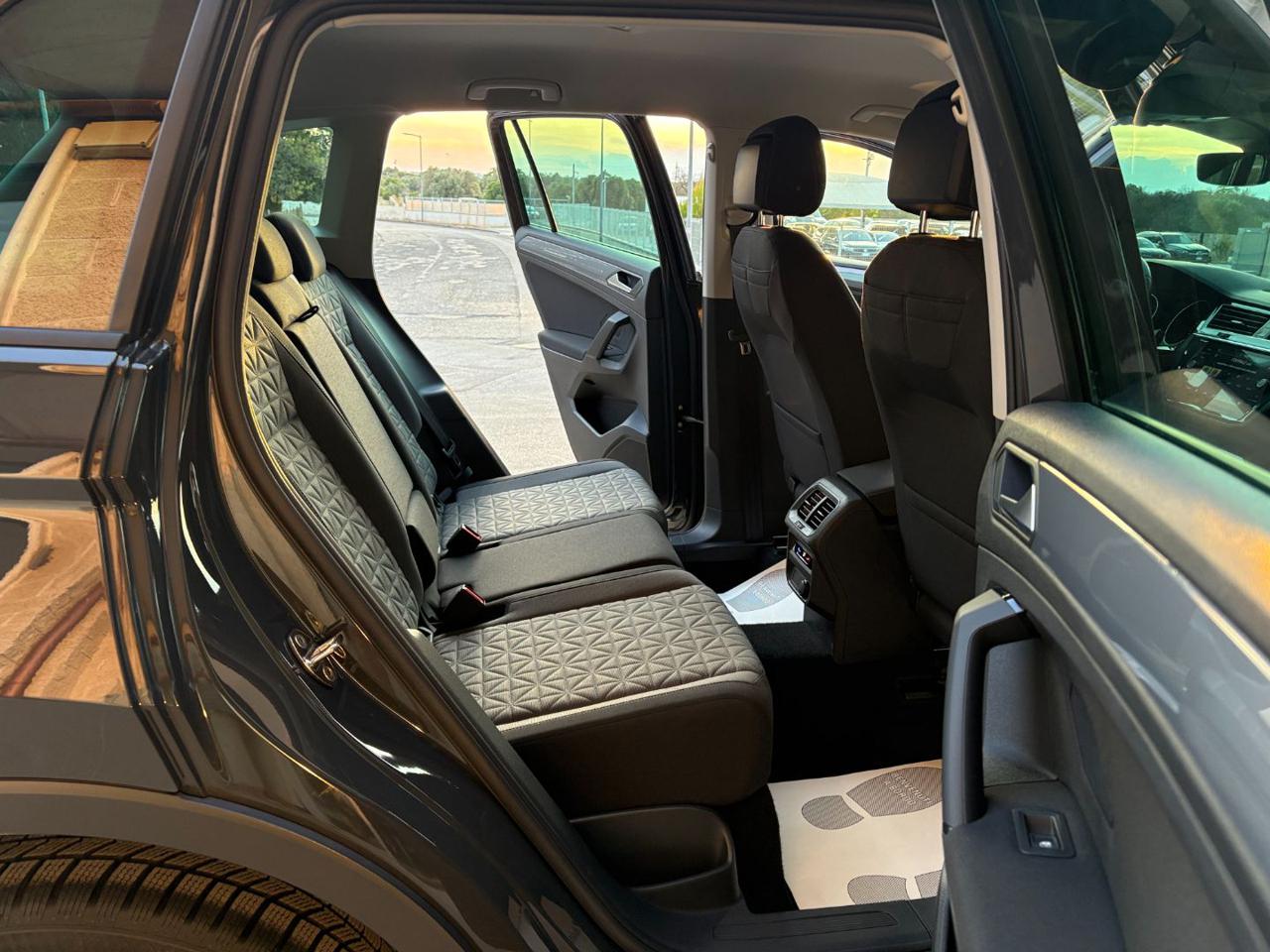 VOLKSWAGEN Tiguan 2.0 TDI 150 CV SCR DSG Life - 11