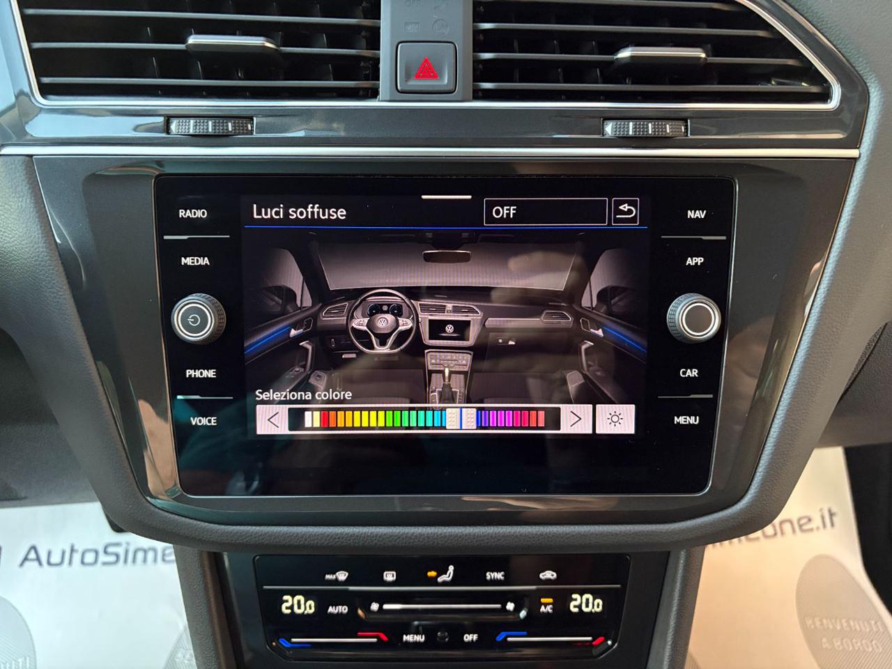 VOLKSWAGEN Tiguan 2.0 TDI 150 CV SCR DSG Life - 16