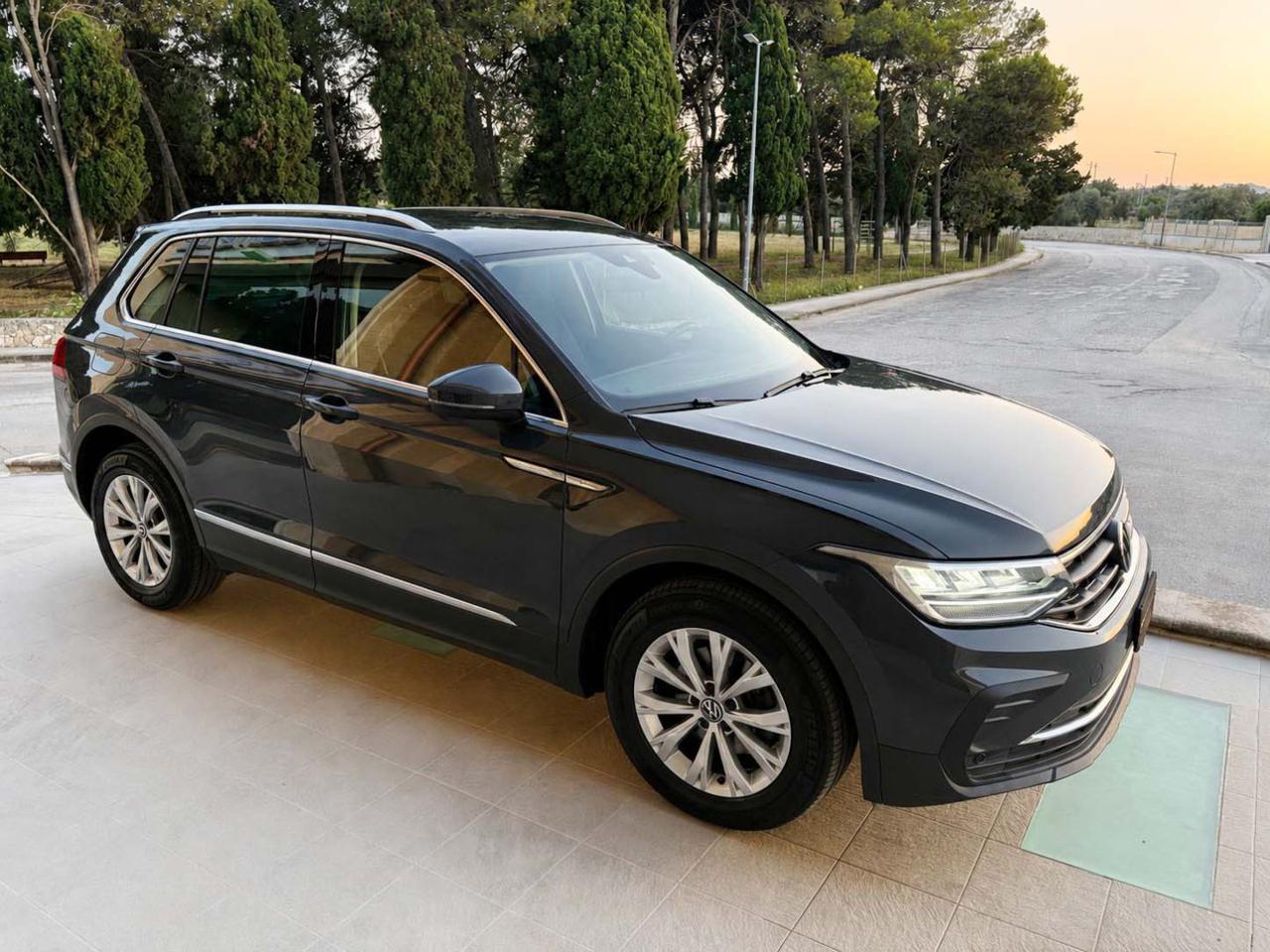 VOLKSWAGEN Tiguan 2.0 TDI 150 CV SCR DSG Life - 3