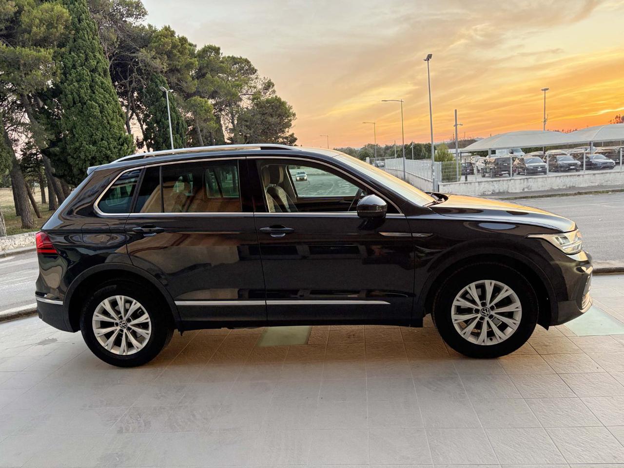 VOLKSWAGEN Tiguan 2.0 TDI 150 CV SCR DSG Life - 4