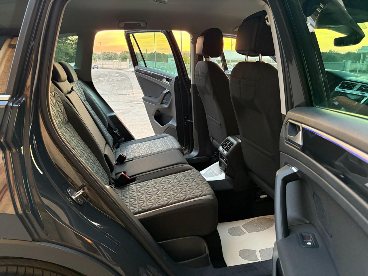VOLKSWAGEN Tiguan 2.0 TDI 150 CV SCR DSG Life - 11