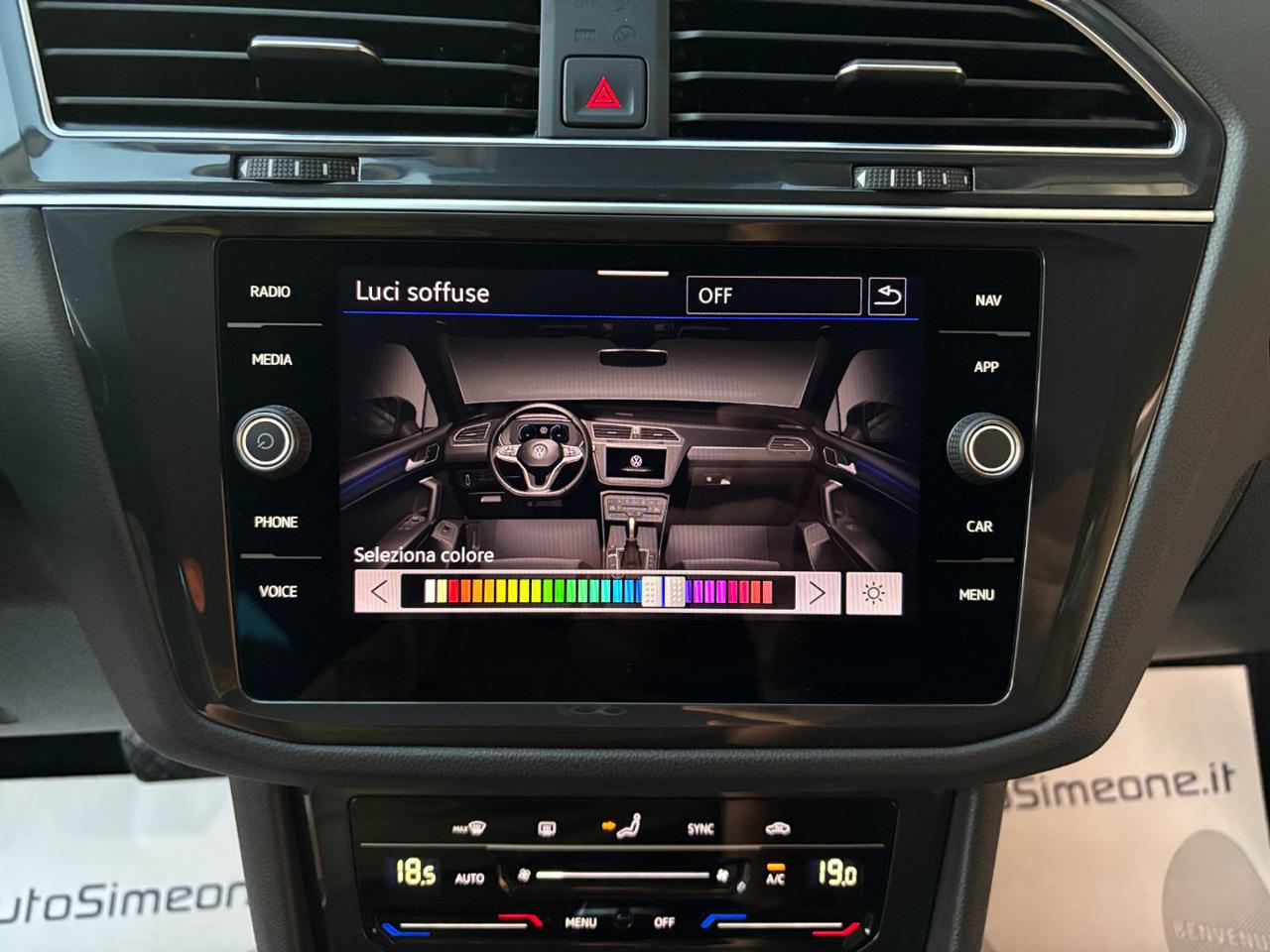 VOLKSWAGEN Tiguan 2.0 TDI 150 CV SCR DSG Life - 16