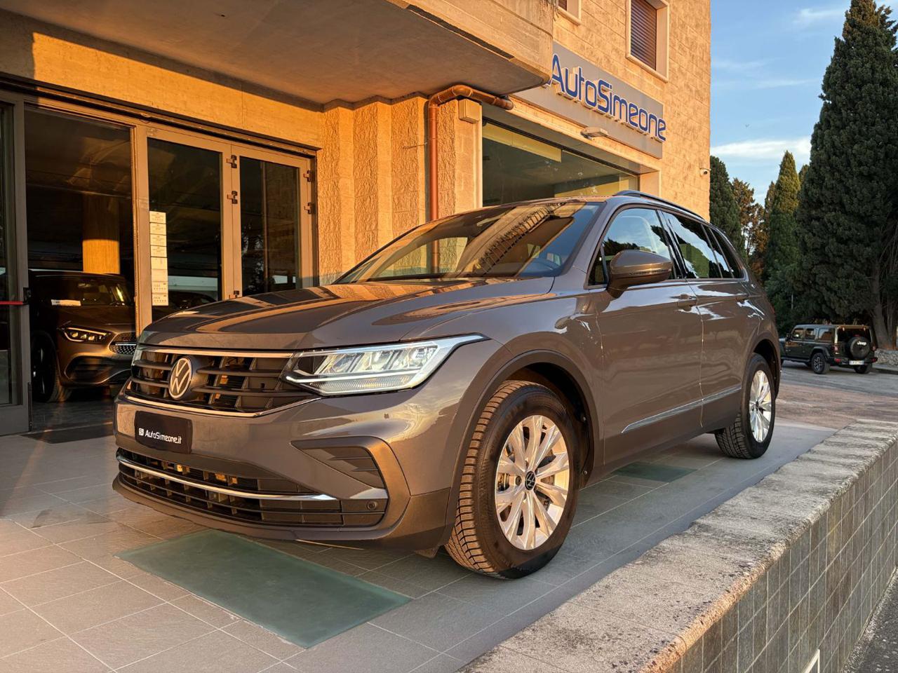 VOLKSWAGEN Tiguan 2.0 TDI 150 CV SCR DSG Life - 1