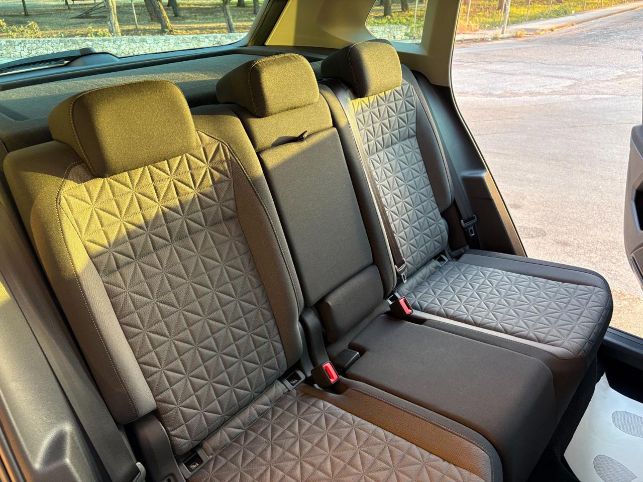 VOLKSWAGEN Tiguan 2.0 TDI 150 CV SCR DSG Life VIRTUAL - 25