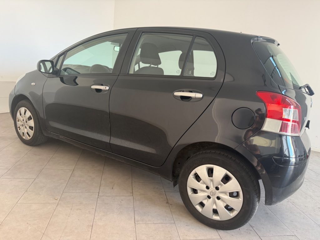TOYOTA Yaris 1.0 5PORTE Sol - 4