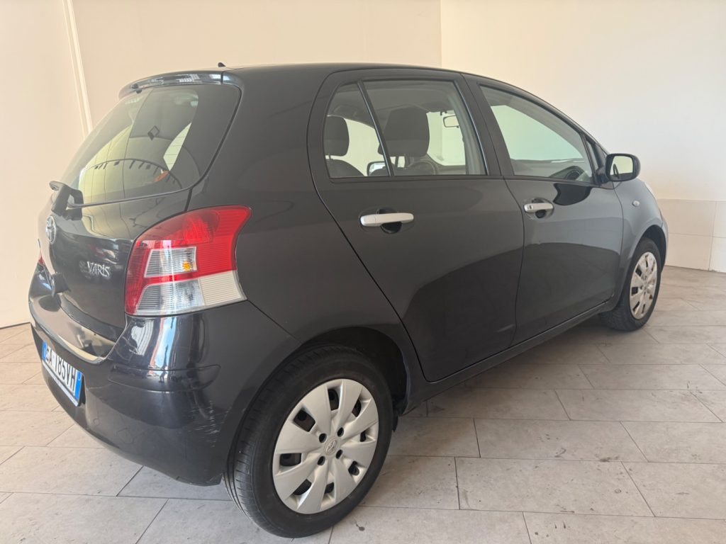 TOYOTA Yaris 1.0 5PORTE Sol - 5