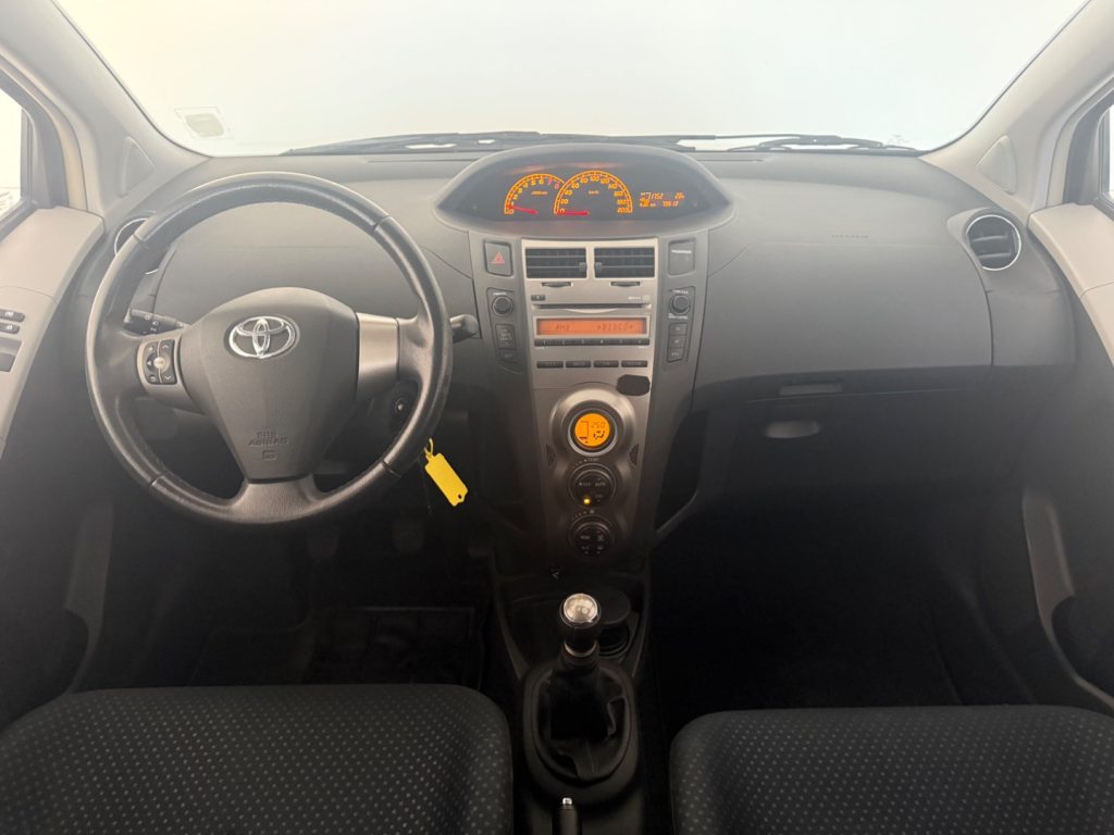 TOYOTA Yaris 1.0 5PORTE Sol - 9