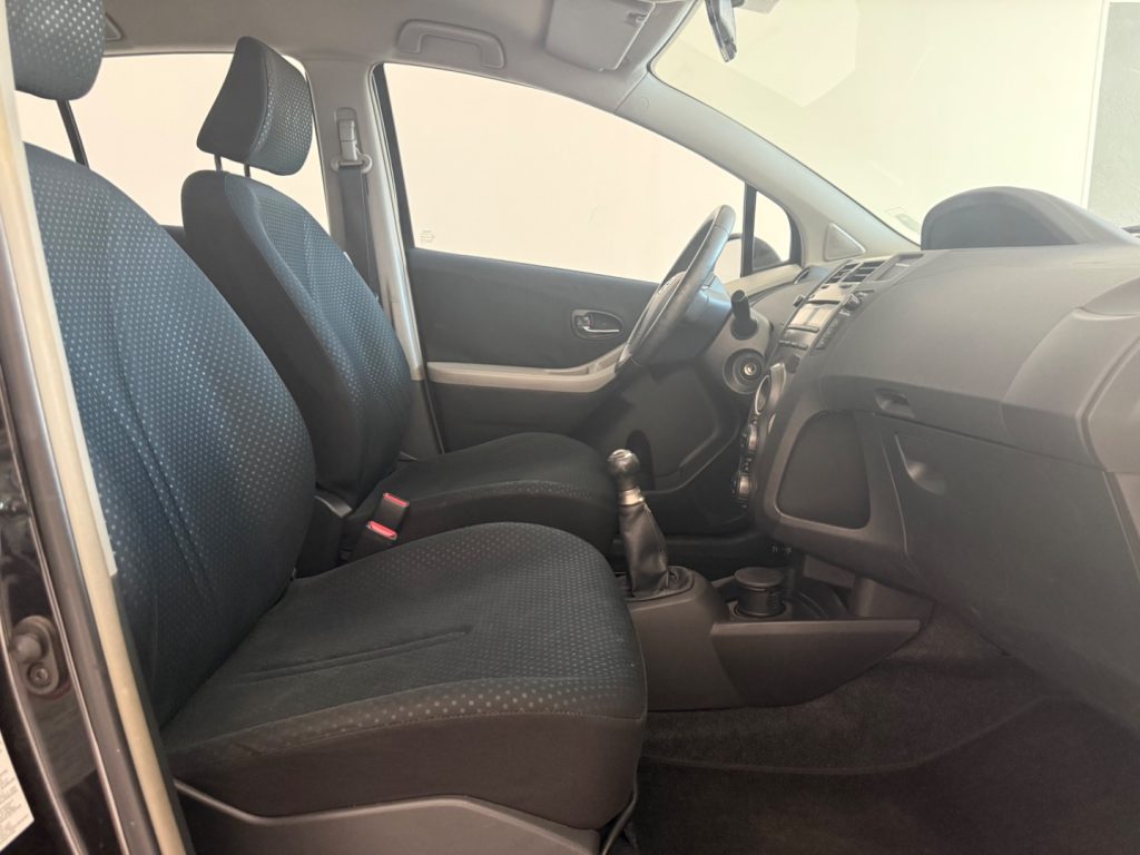 TOYOTA Yaris 1.0 5PORTE Sol - 15