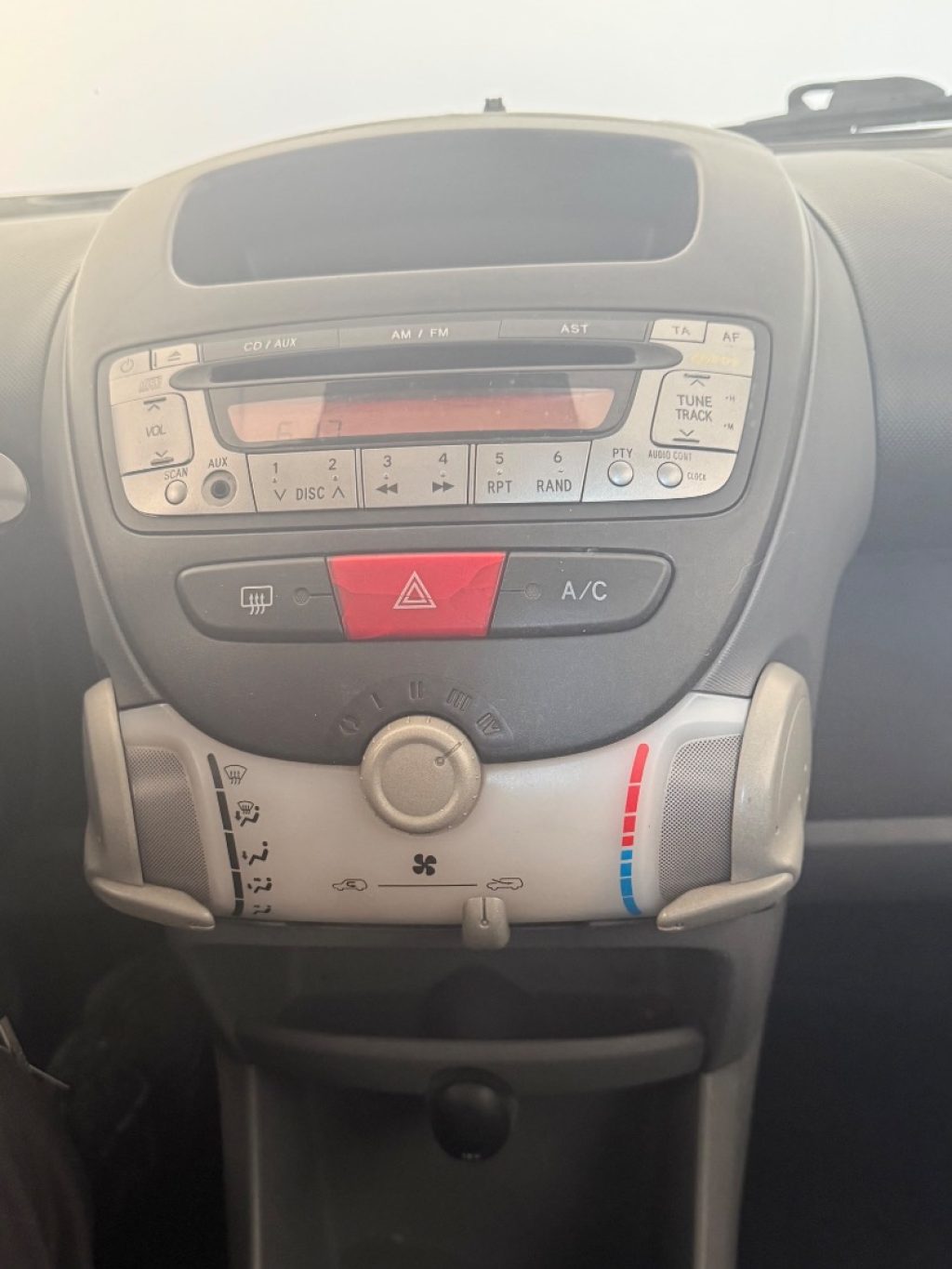 TOYOTA Aygo 1.0 12V VVT-i 3. porte Sol - 10