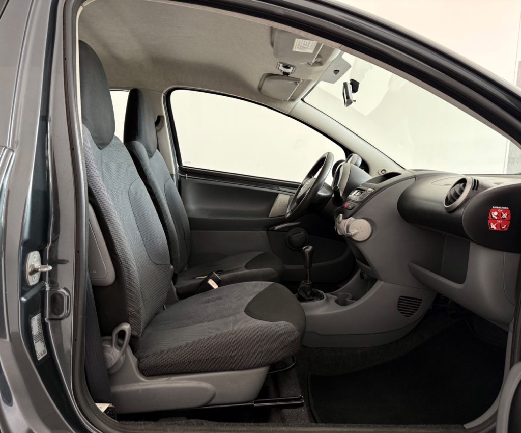 TOYOTA Aygo 1.0 12V VVT-i 3 porte Sol - 10