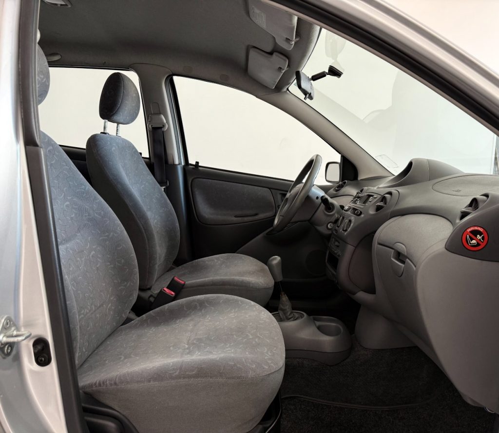 TOYOTA Yaris 1.0i 16V cat 5 porte Sol - 11