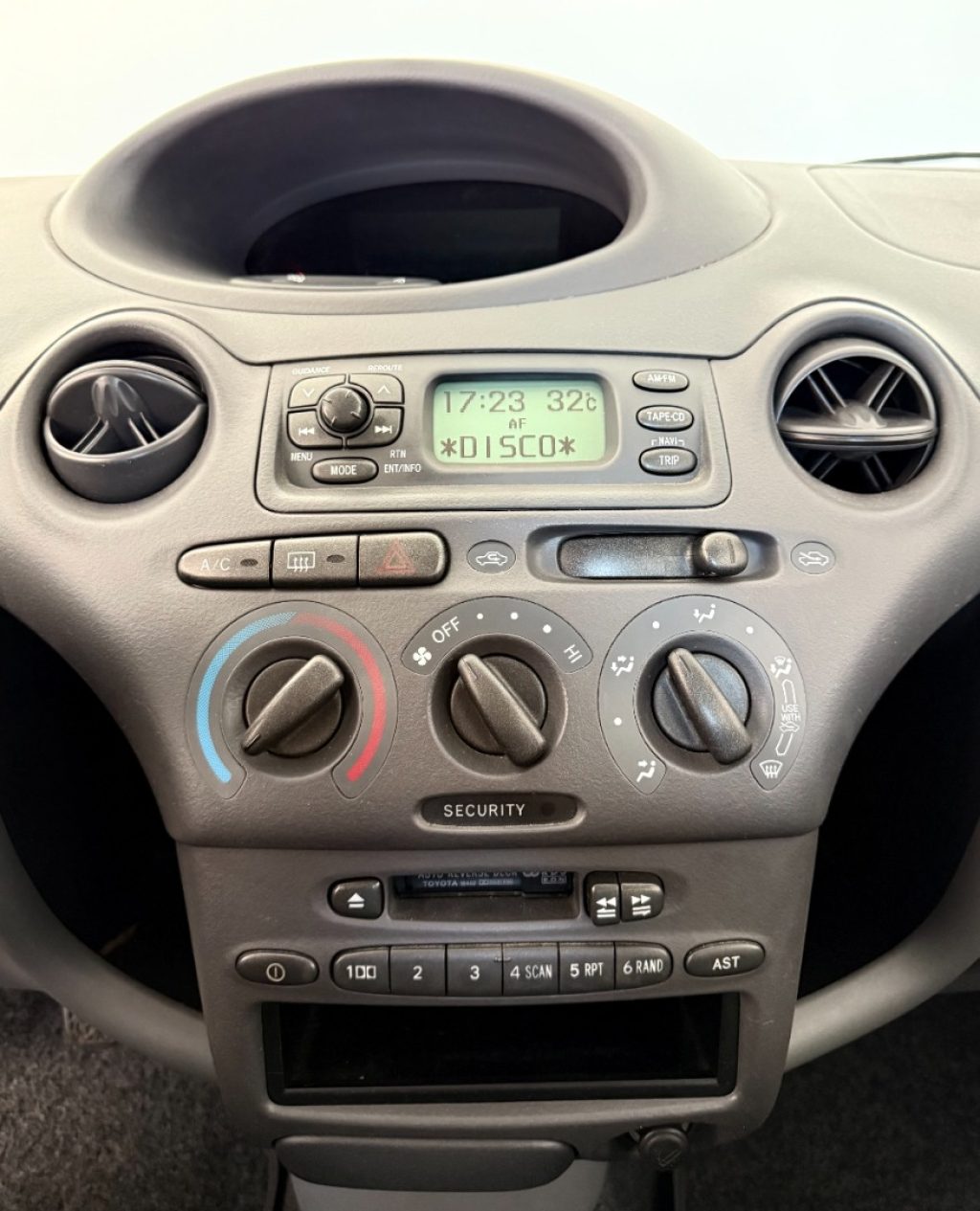 TOYOTA Yaris 1.0i 16V cat 5 porte Sol - 16