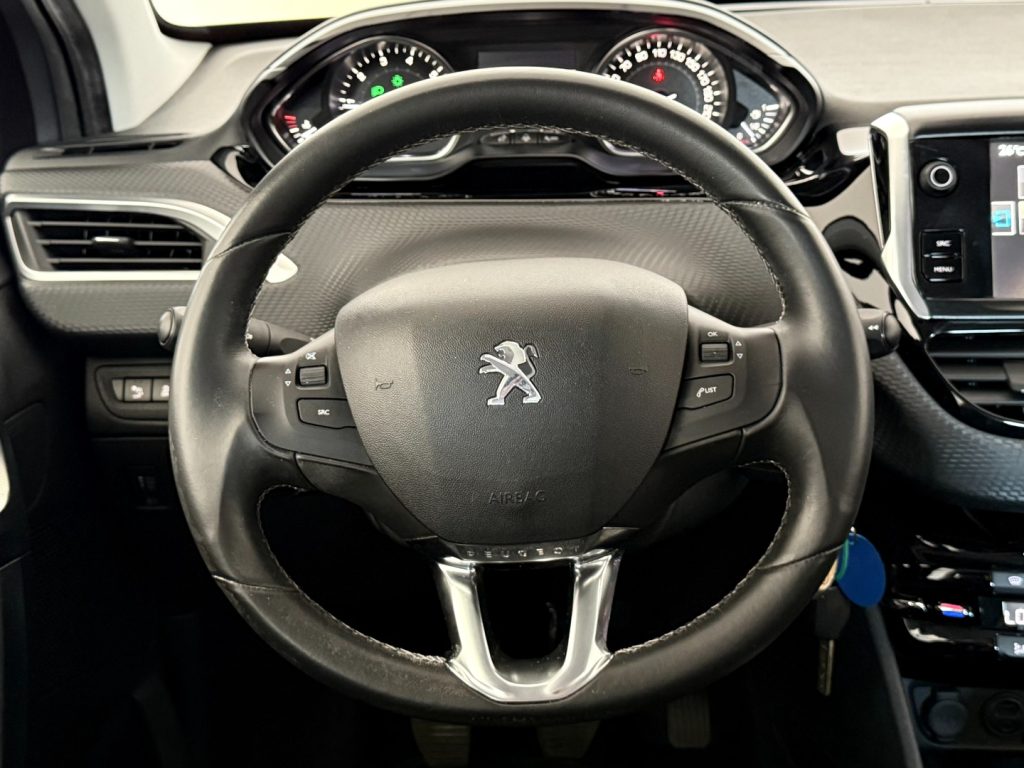 PEUGEOT 2008 1° serie PureTech 82 Allure - 16