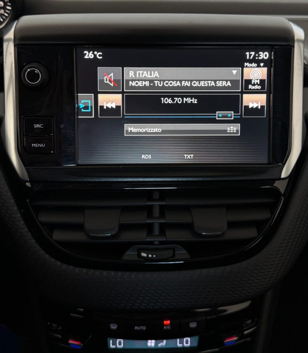 PEUGEOT 2008 1° serie PureTech 82 Allure - 17