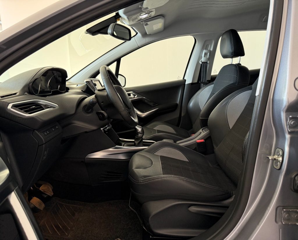 PEUGEOT 2008 1° serie PureTech 82 Allure - 9