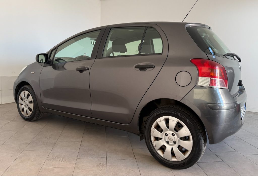 TOYOTA Yaris 1.0 5 porte Luxury pack - 5