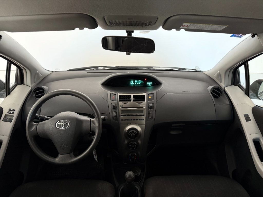 TOYOTA Yaris 1.0 5 porte Luxury pack - 13