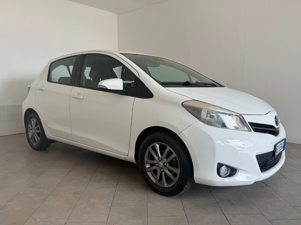 TOYOTA Yaris 1.0 5 porte Trend - 3