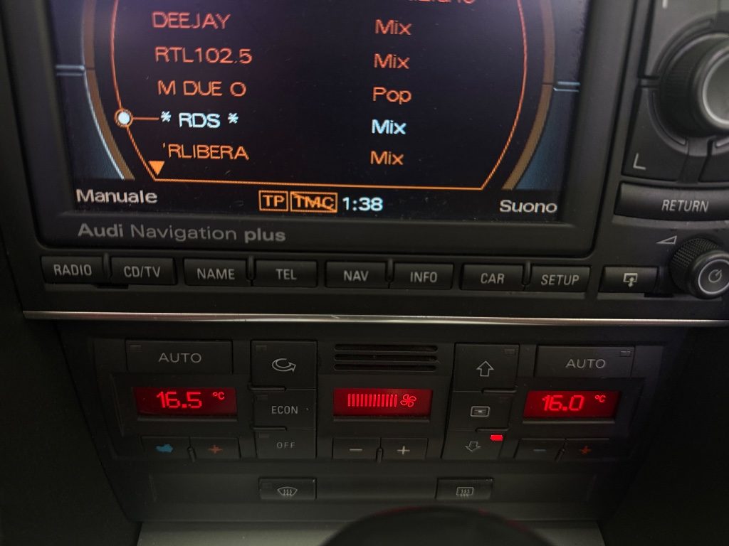 AUDI A4 Cabriolet 2.0 16V TFSI multitronic SLINE - 18