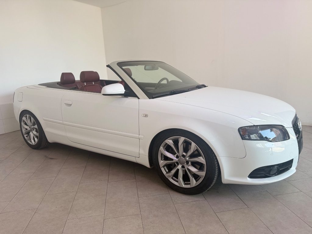 AUDI A4 Cabriolet 2.0 16V TFSI multitronic SLINE - 2