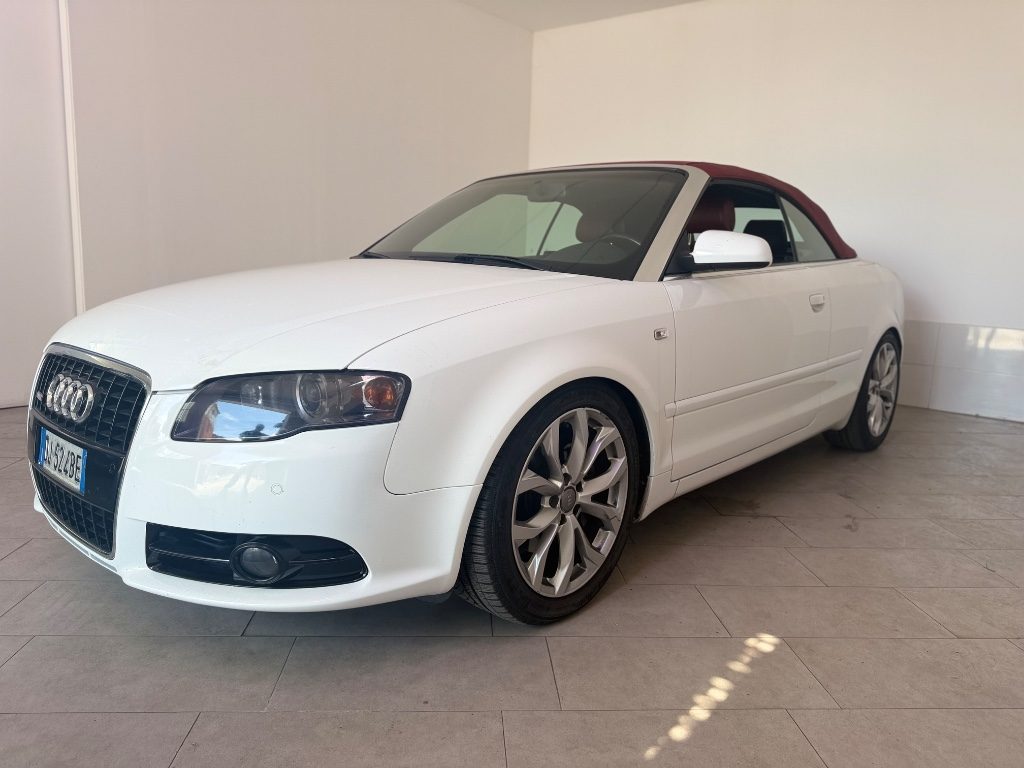AUDI A4 Cabriolet 2.0 16V TFSI multitronic SLINE - 24