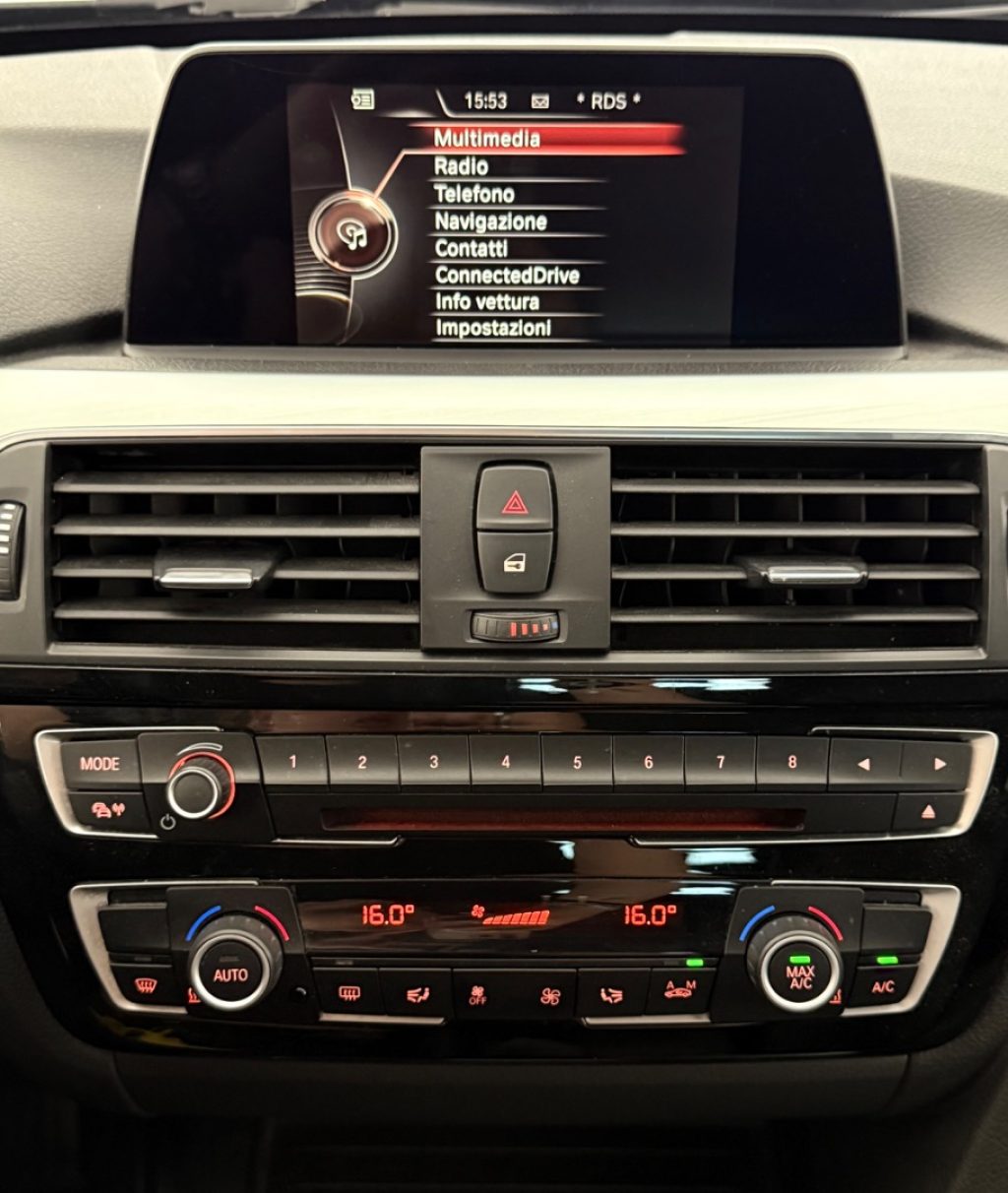 BMW 320 d xDrive Touring Luxury - 17