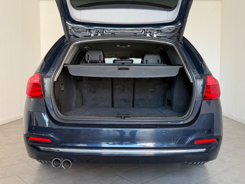 BMW 320 d xDrive Touring Luxury - 7