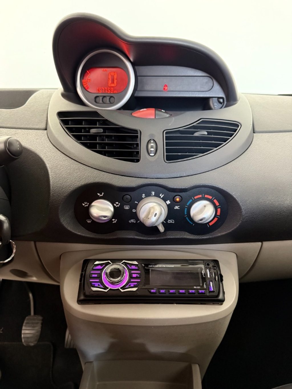RENAULT Twingo 1.2 16V Initiale - 15