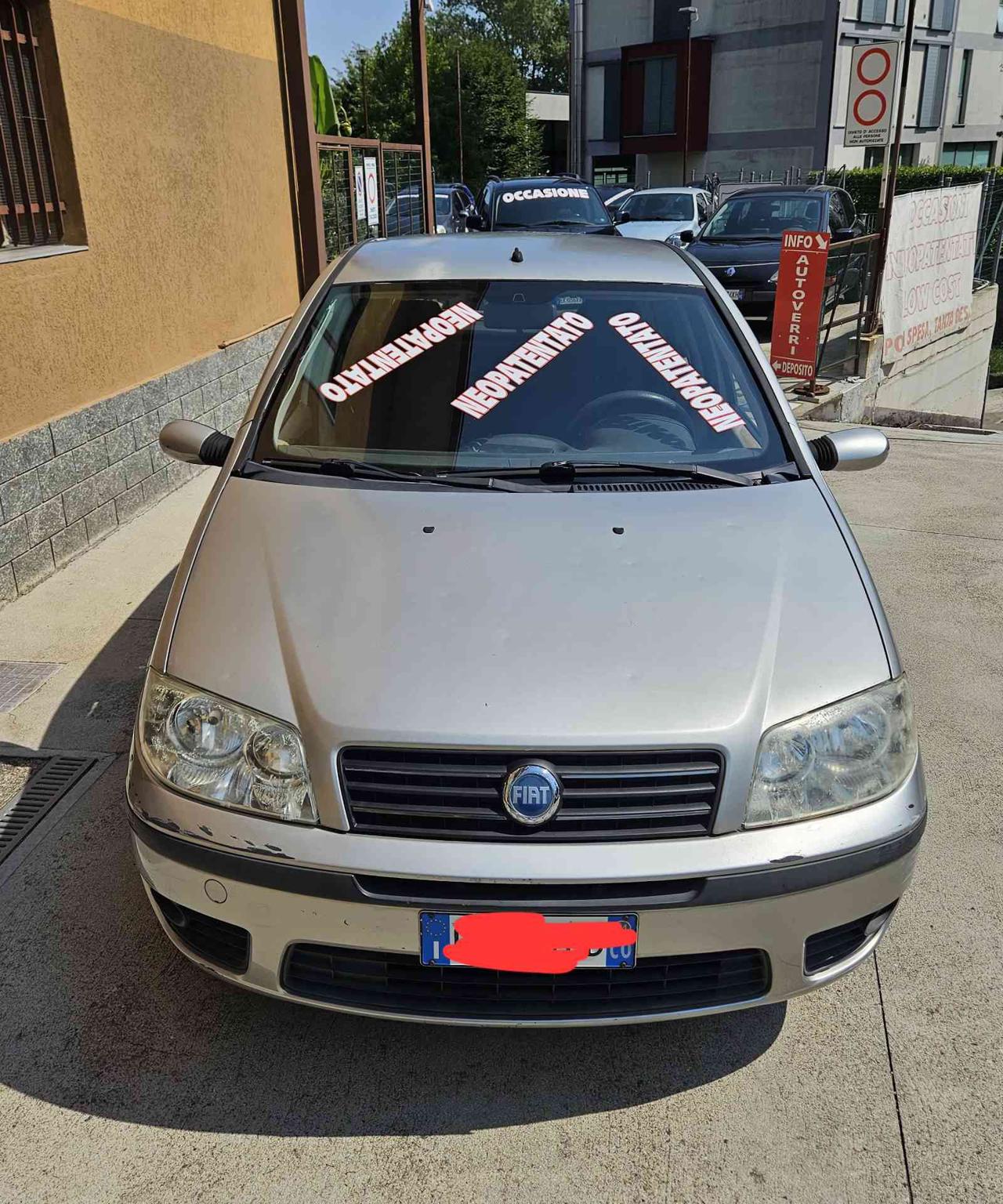 FIAT Punto 1.2 16V 5 porte Dynamic - 2