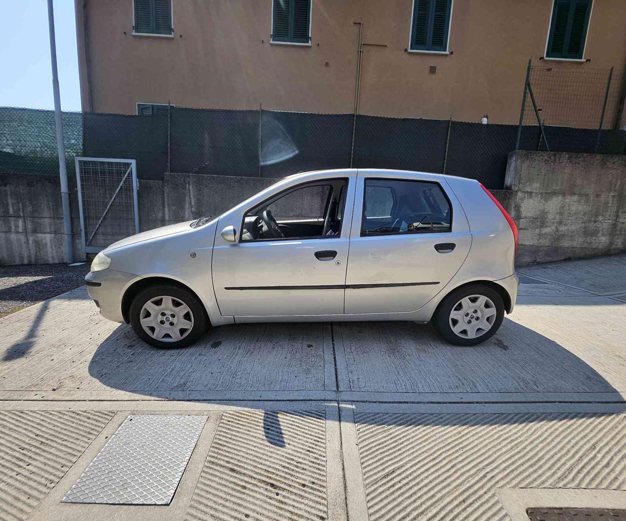 FIAT Punto 1.2 16V 5 porte Dynamic - 4
