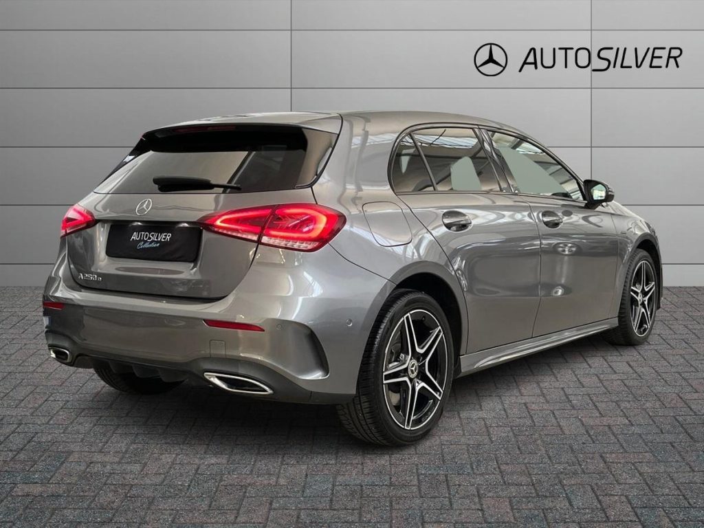 MERCEDES-BENZ A 250 e hybrid EQ Premium - 2