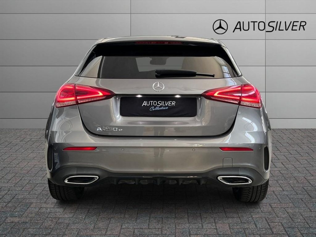 MERCEDES-BENZ A 250 e hybrid EQ Premium - 4