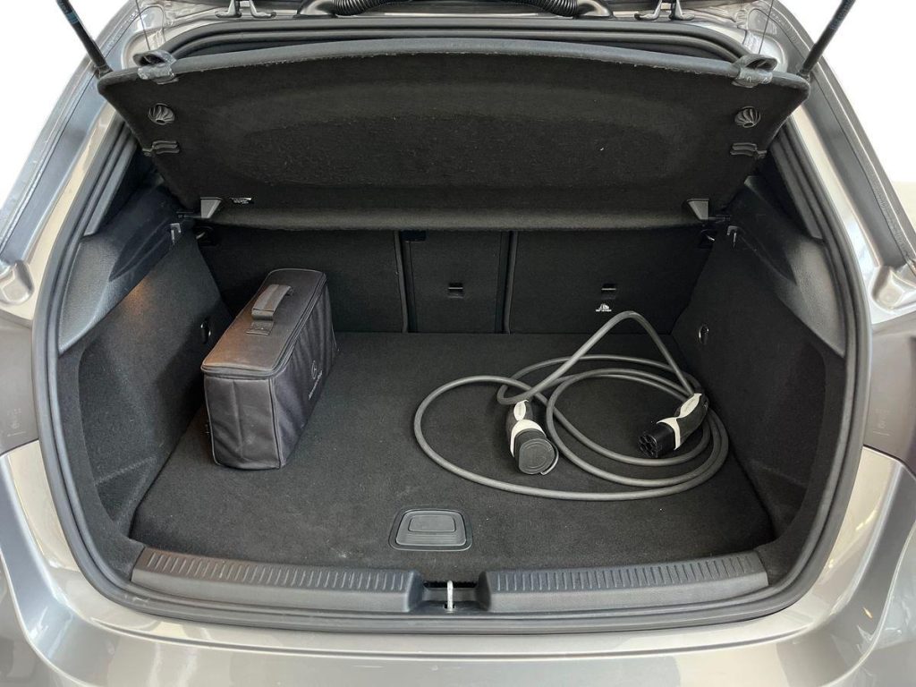 MERCEDES-BENZ A 250 e hybrid EQ Premium - 13