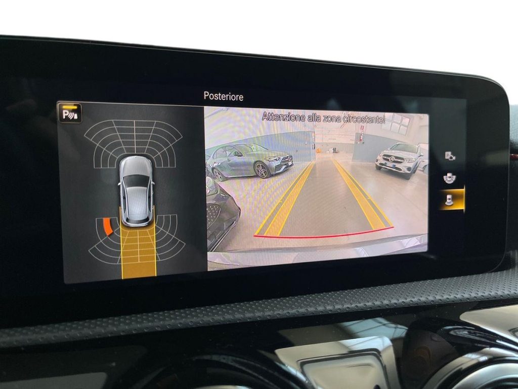 MERCEDES-BENZ A 250 e hybrid EQ Premium - 12