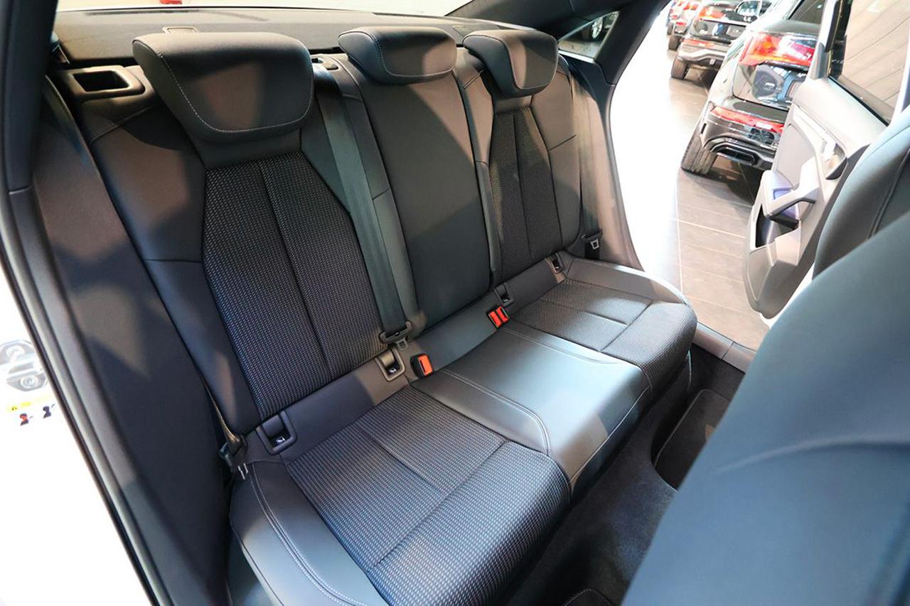AUDI A3 35 TDI Sedan S-Tronic S-Line - 19
