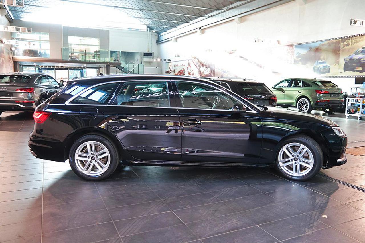 AUDI A4 35 TDI Avant S-Tronic Business Advanced - 10