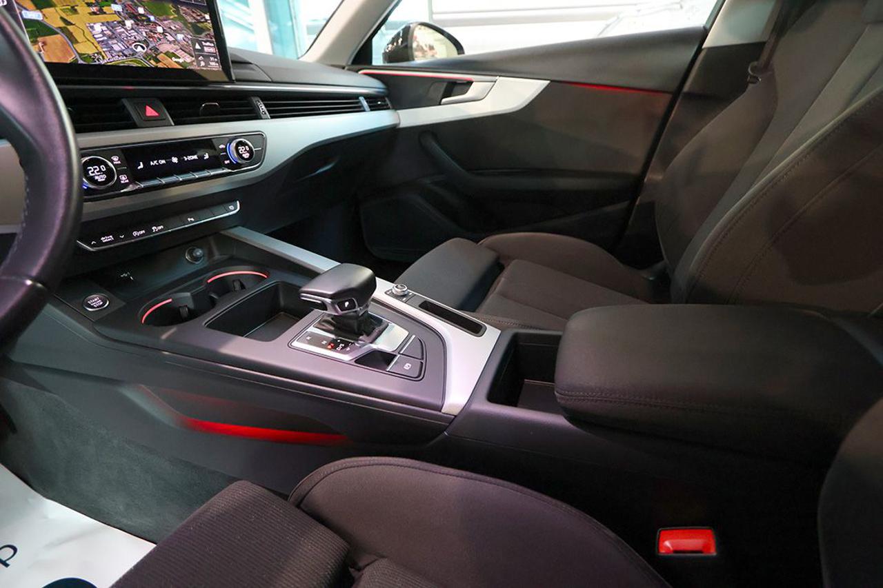 AUDI A4 35 TDI Avant S-Tronic Business Advanced - 37