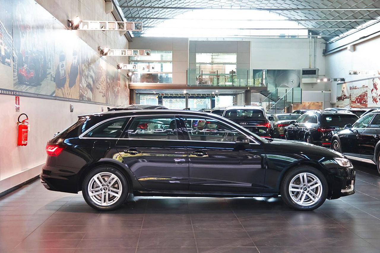 AUDI A4 35 TDI Avant S-Tronic Business Advanced - 2