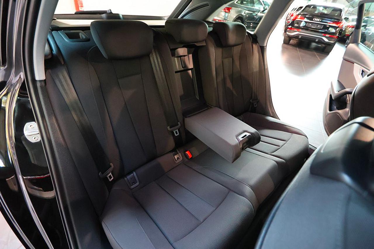 AUDI A4 35 TDI Avant S-Tronic Business Advanced - 20